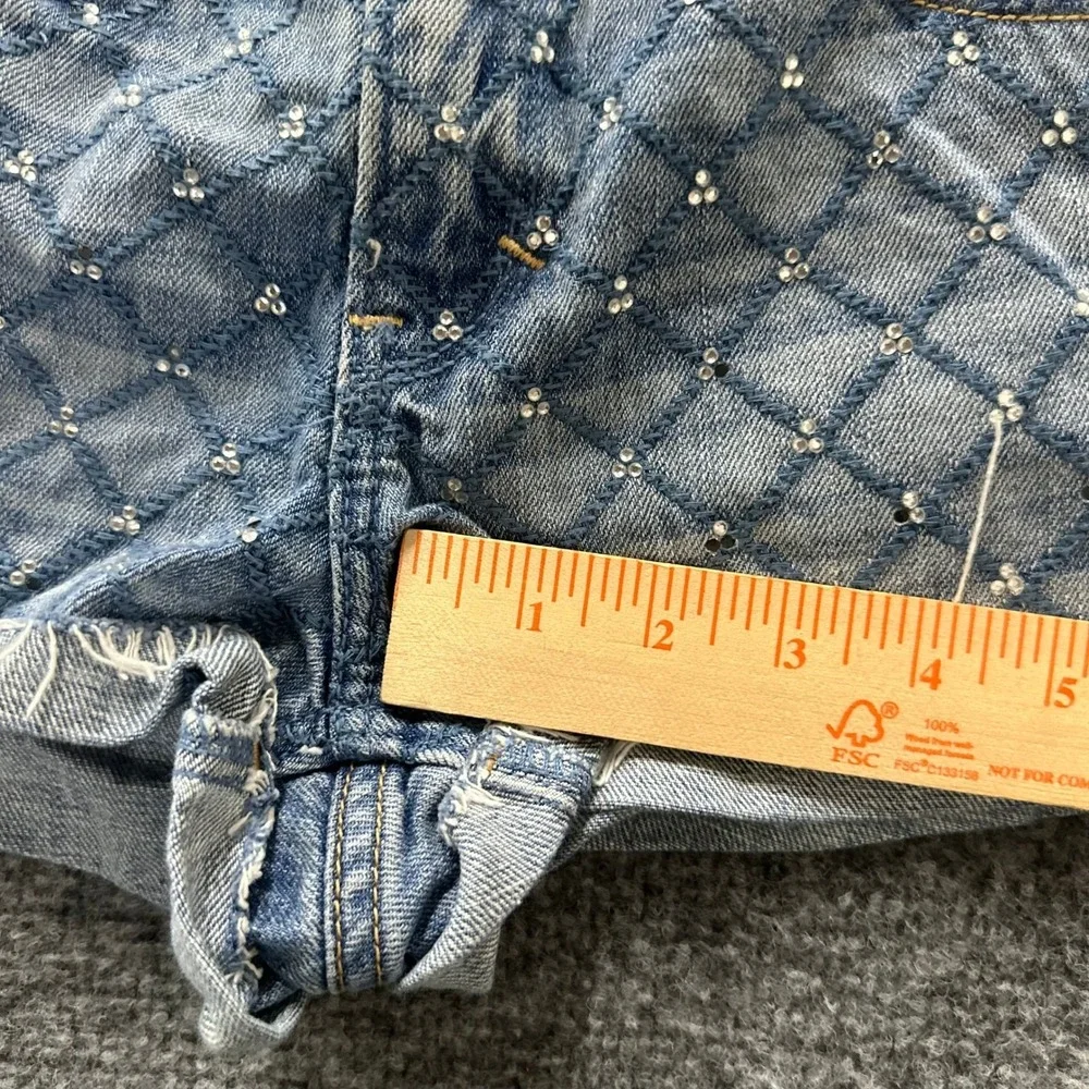 Hollister Denim Shorts Womens Size 7/28 Light Wash Quilted Rhinestone Raw Hem